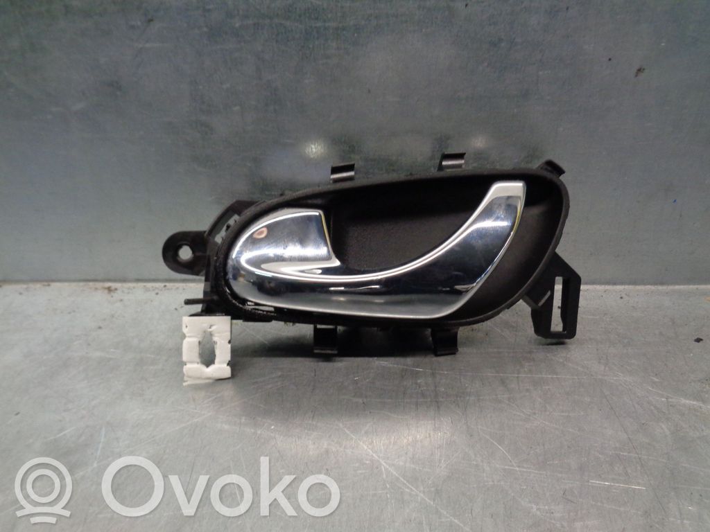 Renault Kadjar Manecilla interna puerta delantera 