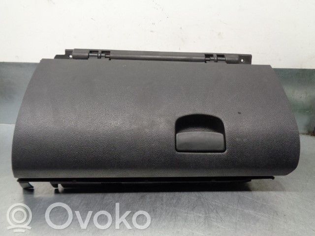 Guantera   66208AJ010
