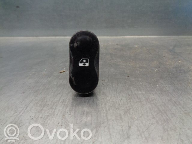 Dacia Duster Electric window control switch 
