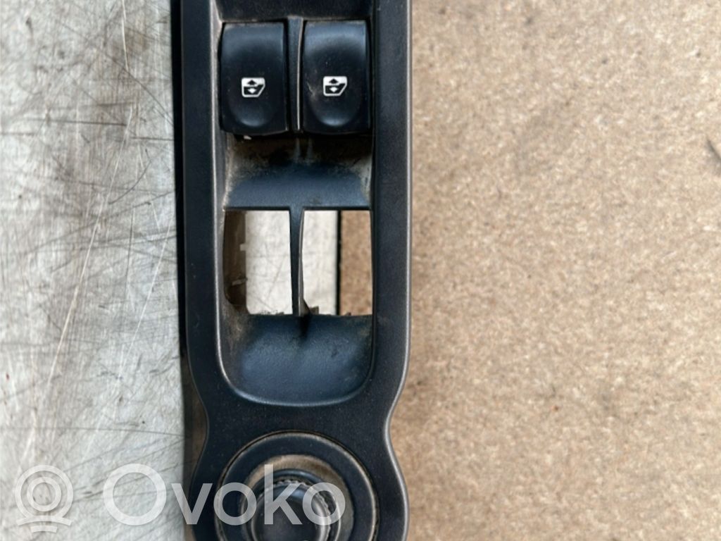 Renault Modus Electric window control switch 