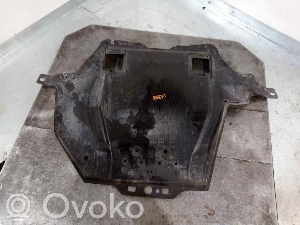 Moottorin alustan välipohjan roiskesuoja   56440AJ050,CESTA40