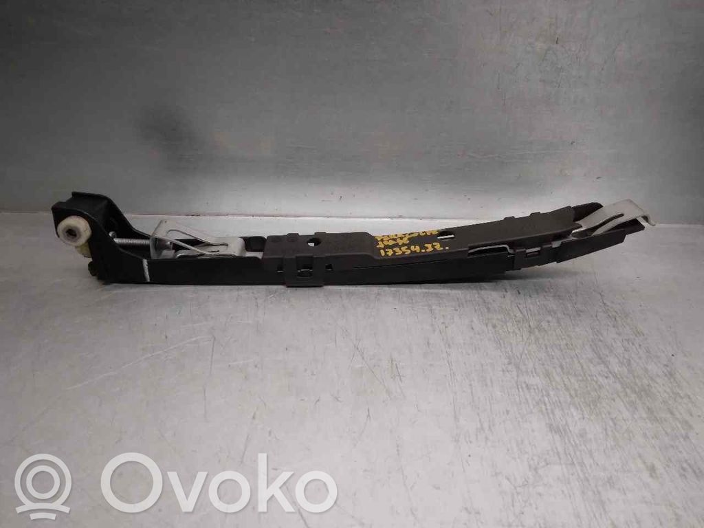 Audi A8 S8 D3 4E Front bumper mounting bracket 