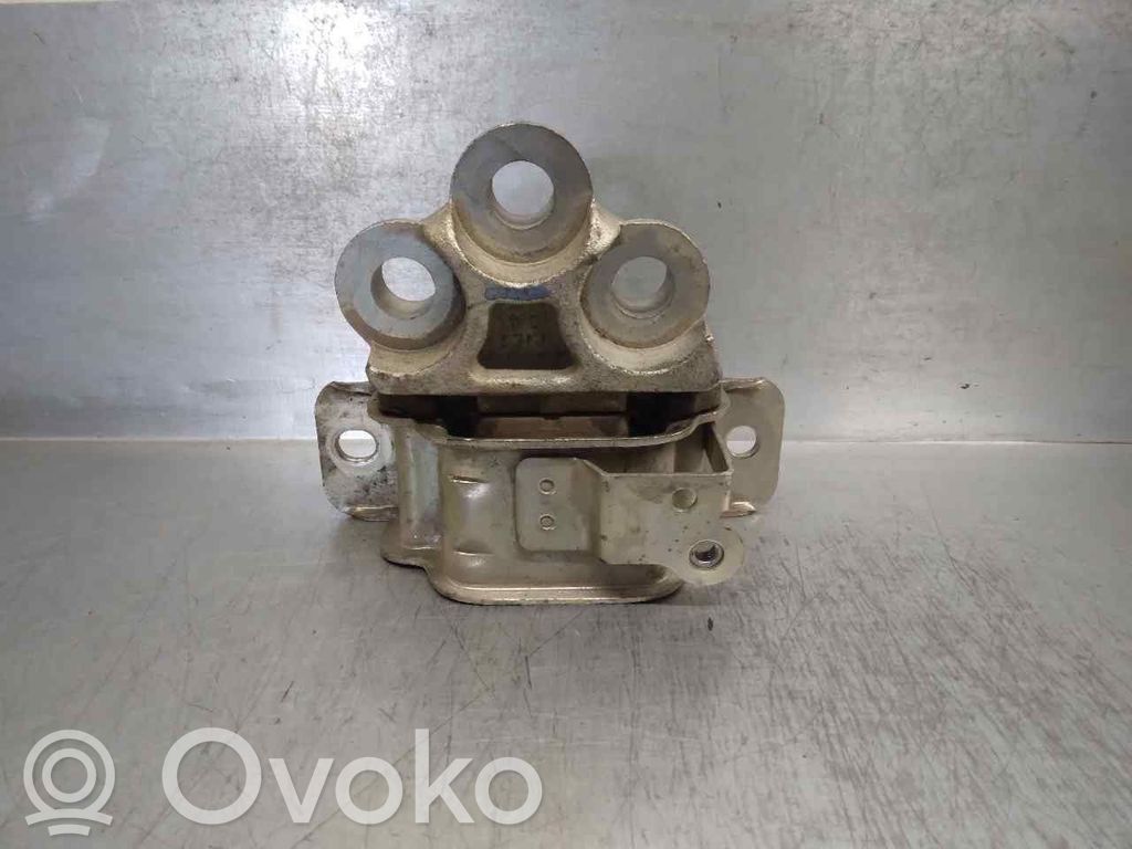 Fiat Tipo Engine mount bracket 