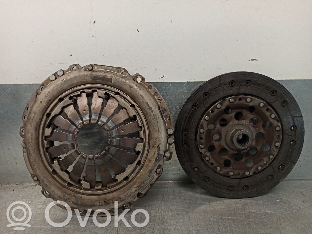 Opel Corsa D Kit d'embrayage 