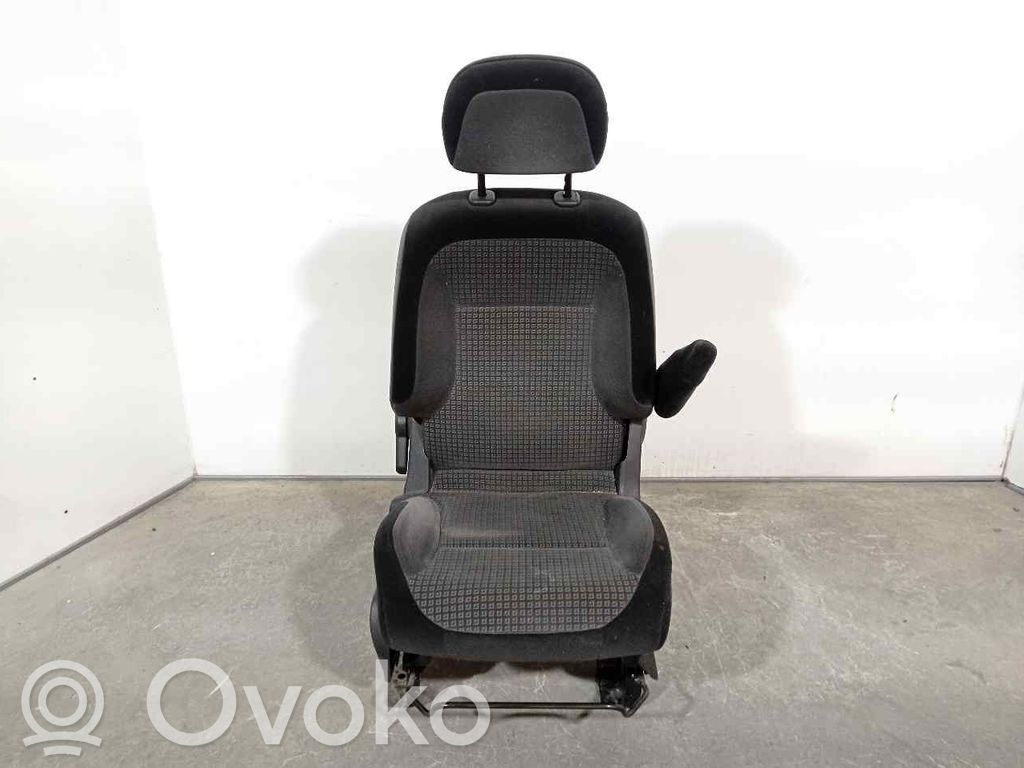 Citroen Berlingo Etumatkustajan istuin 