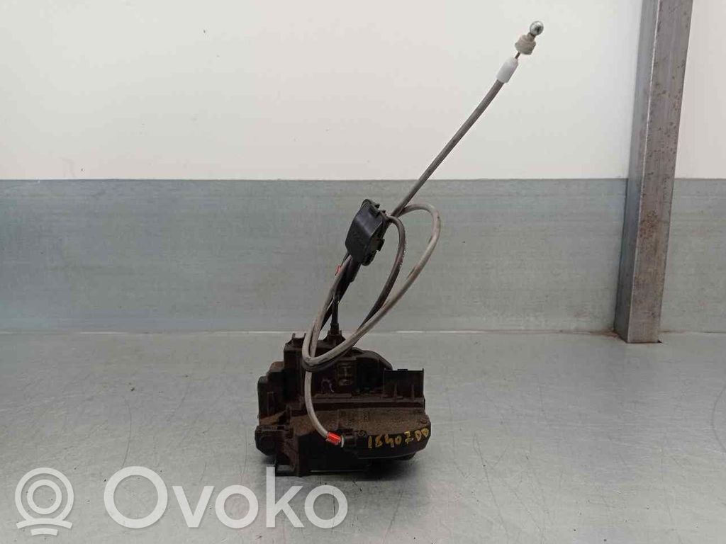 Nissan Note (E11) Front door lock 