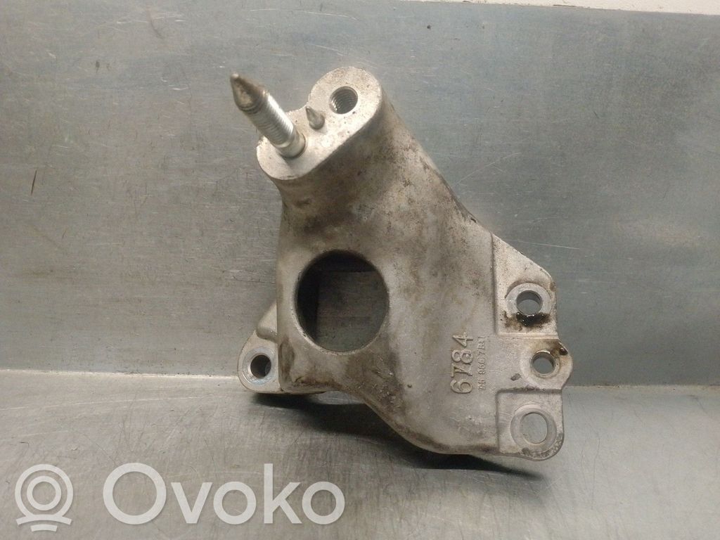 Chevrolet Spark Engine mount bracket 