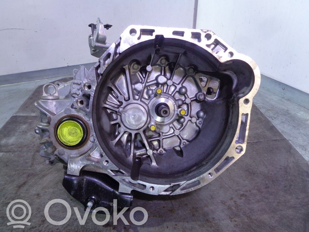 KIA Stonic Cutie viteze manuală cu 5 trepte 