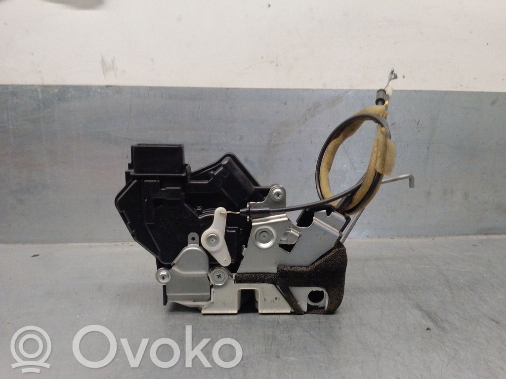 Mazda 5 Front door lock 