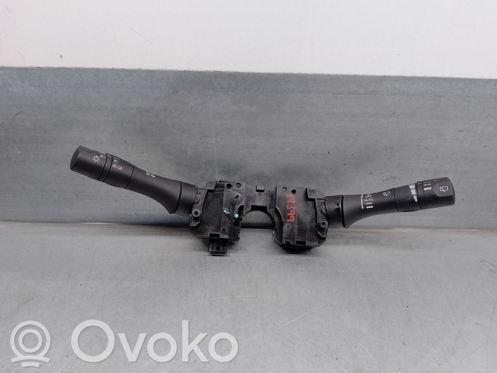 Nissan Juke I F15 Panel lighting control switch 