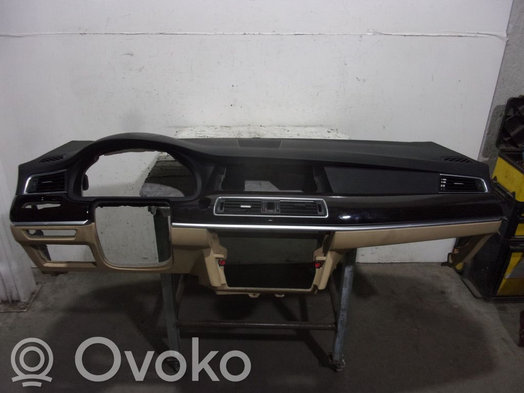 BMW 5 F10 F11 Dashboard 