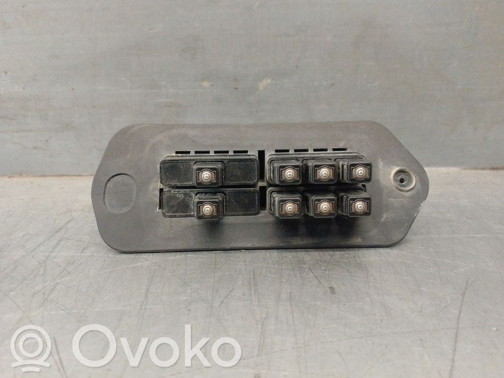 Autres unités de commande / modules   8200428707D,6PUERTAS