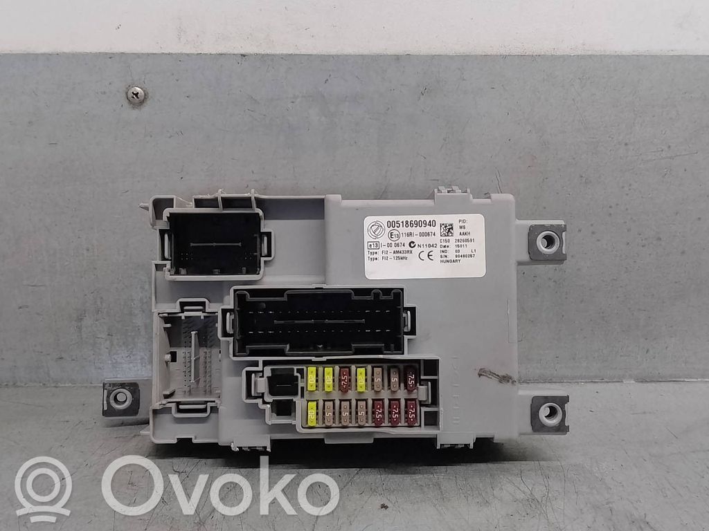 Fiat Punto (199) Skrzynka bezpieczników / Komplet 