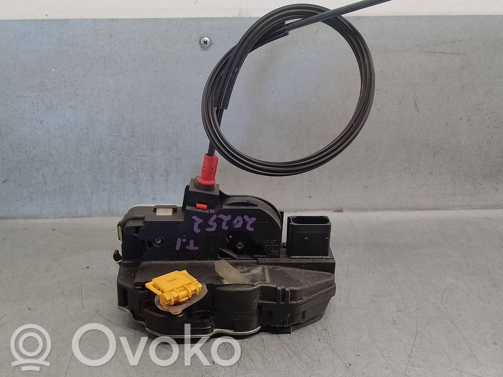 Opel Zafira C Zamek drzwi tylnych 