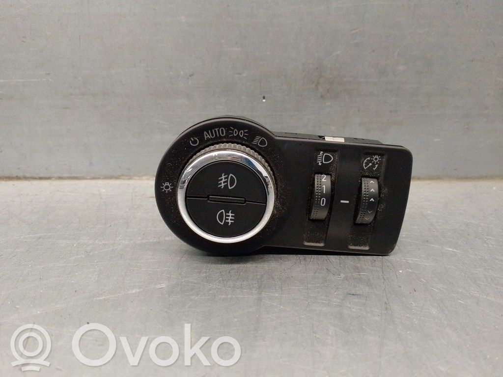Opel Insignia A Interruptor de control del panel de luces 