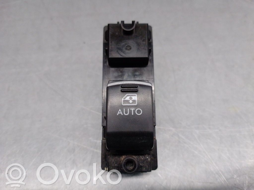 Subaru Outback (BS) Electric window control switch 