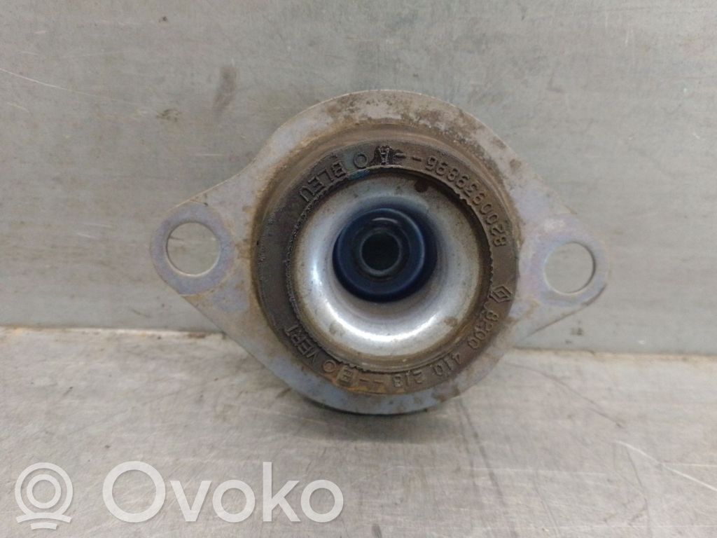 Renault Twingo II Engine mount bracket 