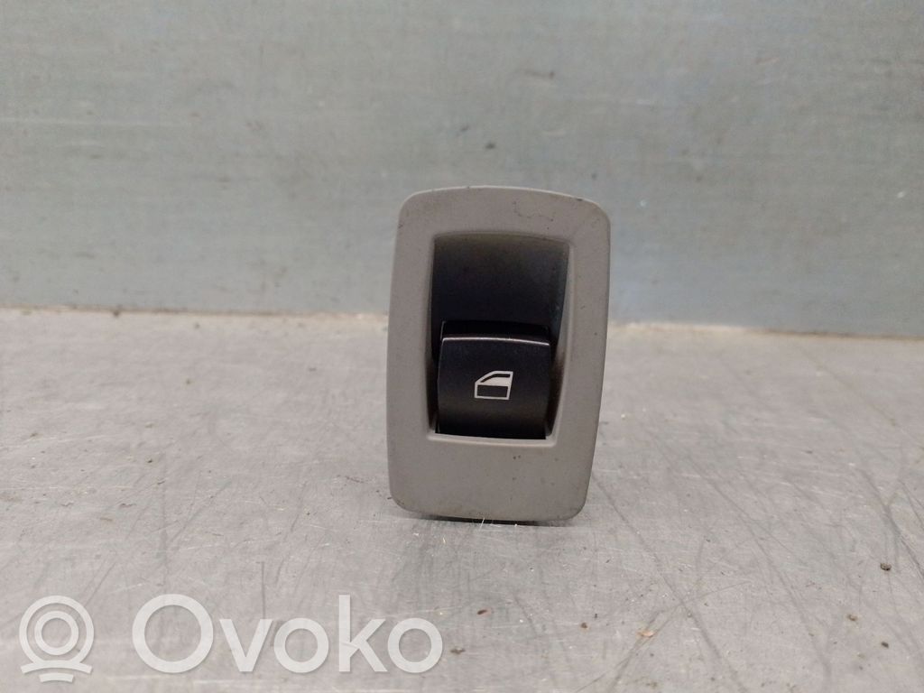 Interruptor del elevalunas eléctrico   6945875,15939902