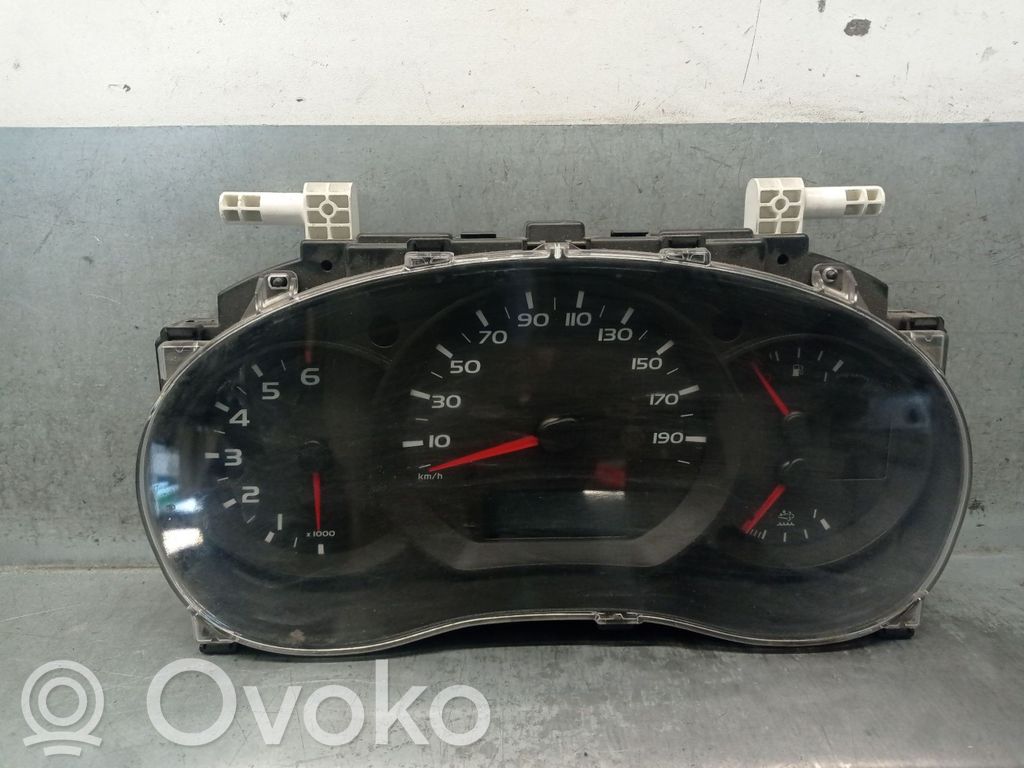 Nissan NV400 Geschwindigkeitsmesser Cockpit 