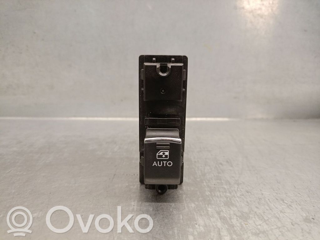 Subaru Outback (BS) Electric window control switch 