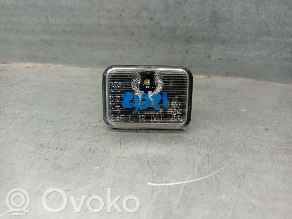 Mazda CX-30 Éclairage de plaque d'immatriculation 