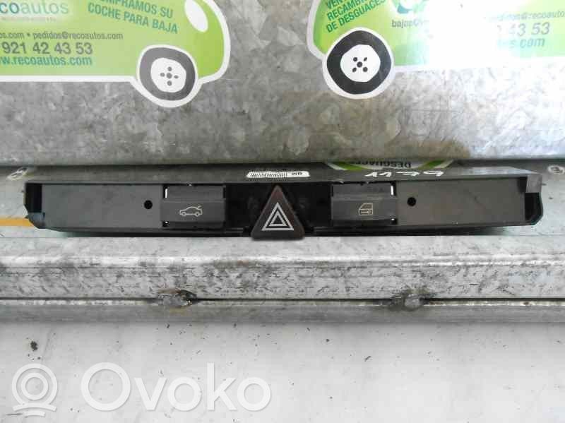 Opel Astra G Hazard light switch 