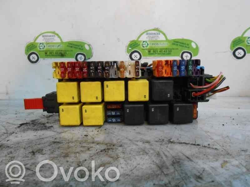 Mercedes-Benz Sprinter W901 W902 W903 W904 Juego de caja de fusibles 