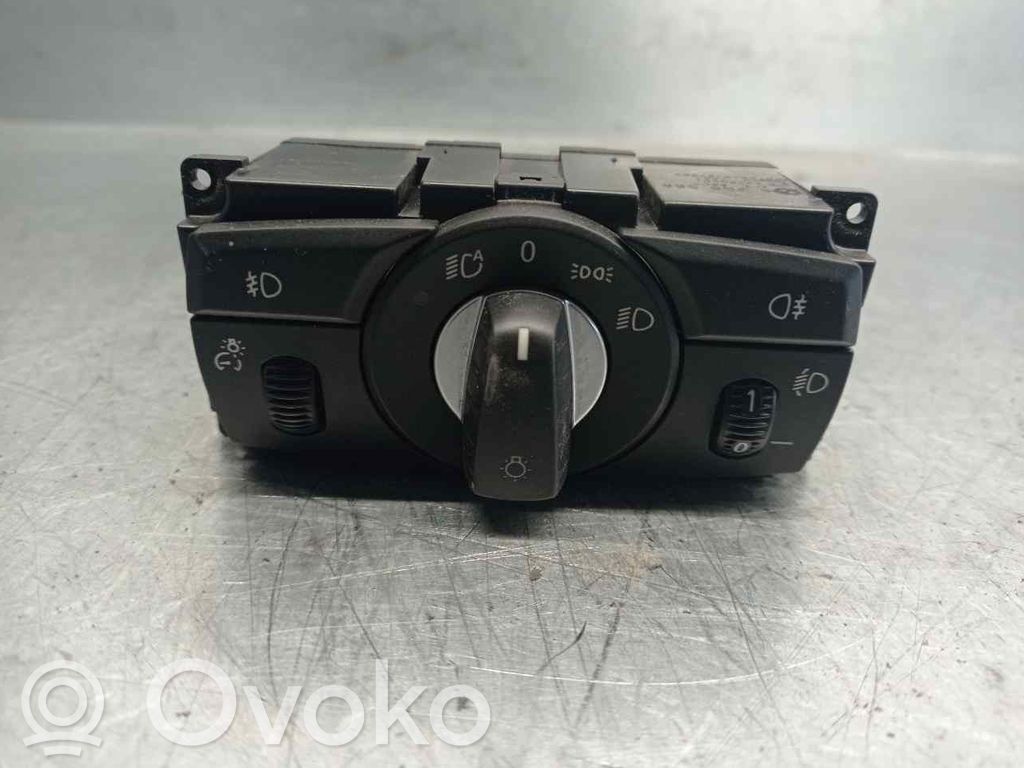 Interruptor de control del panel de luces   6988565