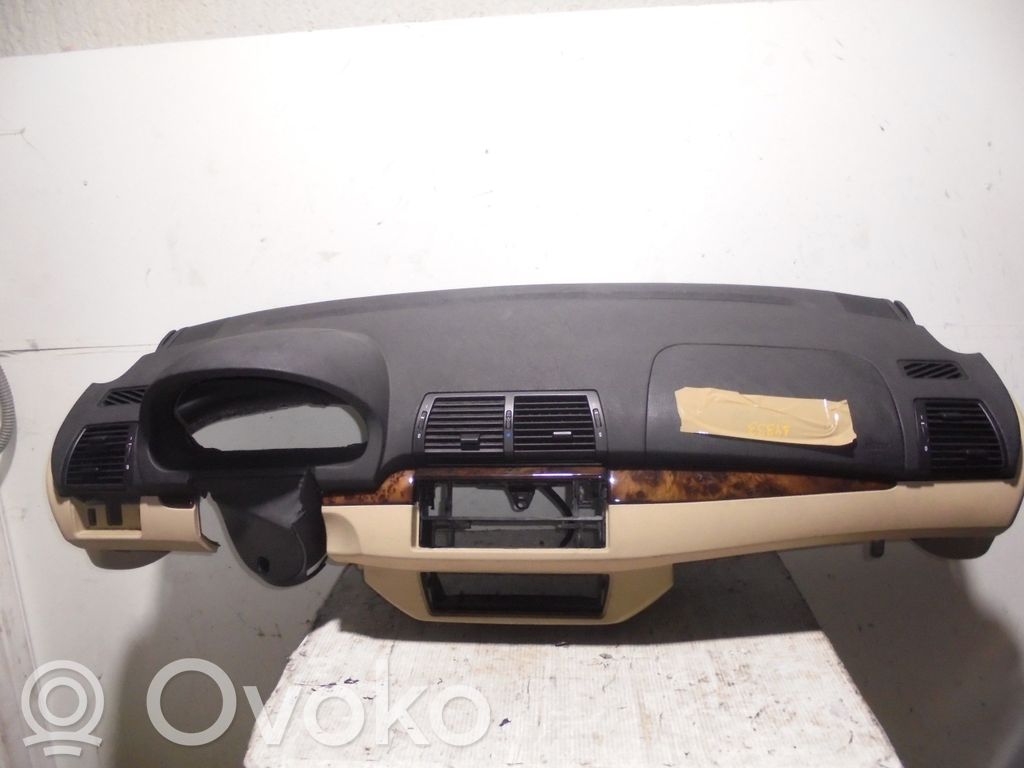 BMW X5 E53 Dashboard 