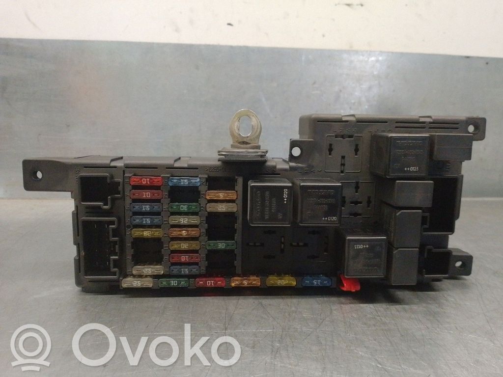 Volvo S60 Saugiklių dėžė (komplektas) 