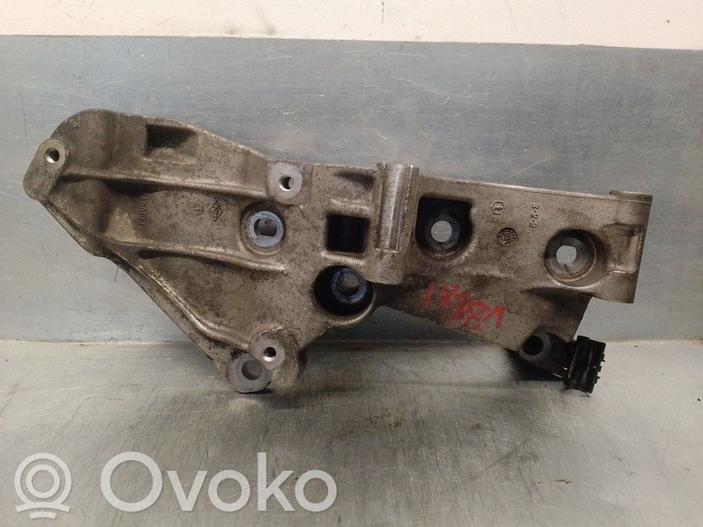 Renault Clio III Support de générateur / alternateur 