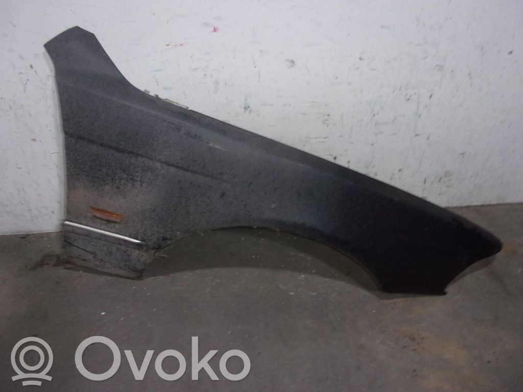 BMW 5 E39 Sparnas 