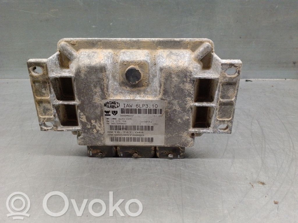 Peugeot 407 Engine control unit/module 