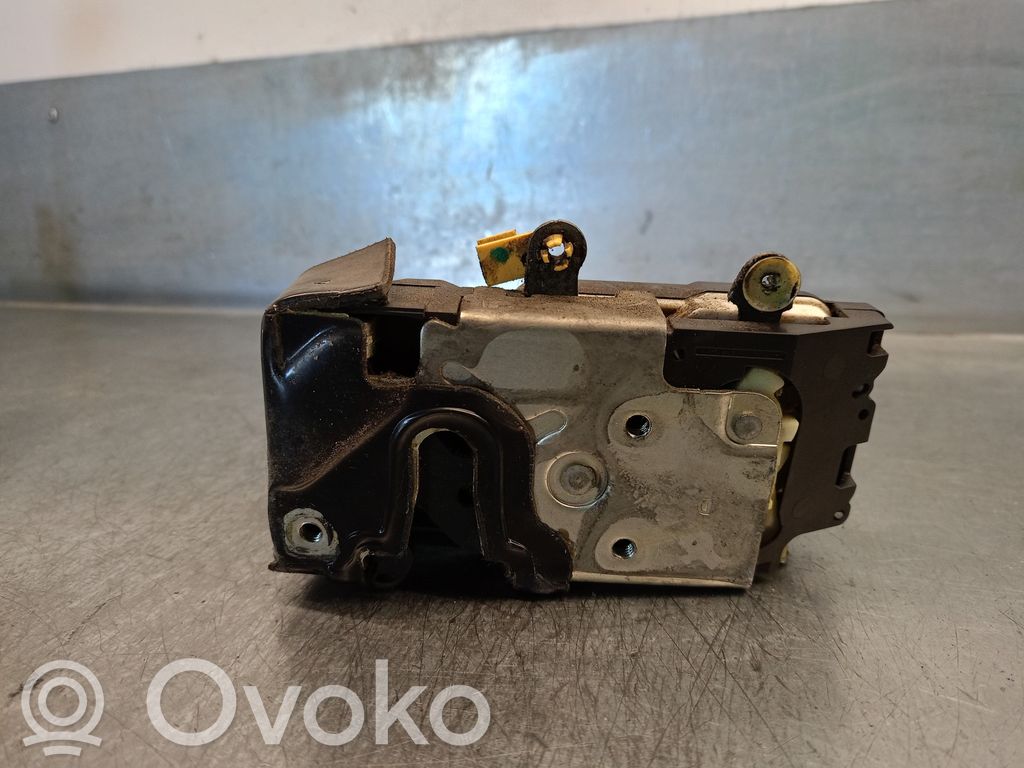 Ford Fusion Zamek drzwi przednich 