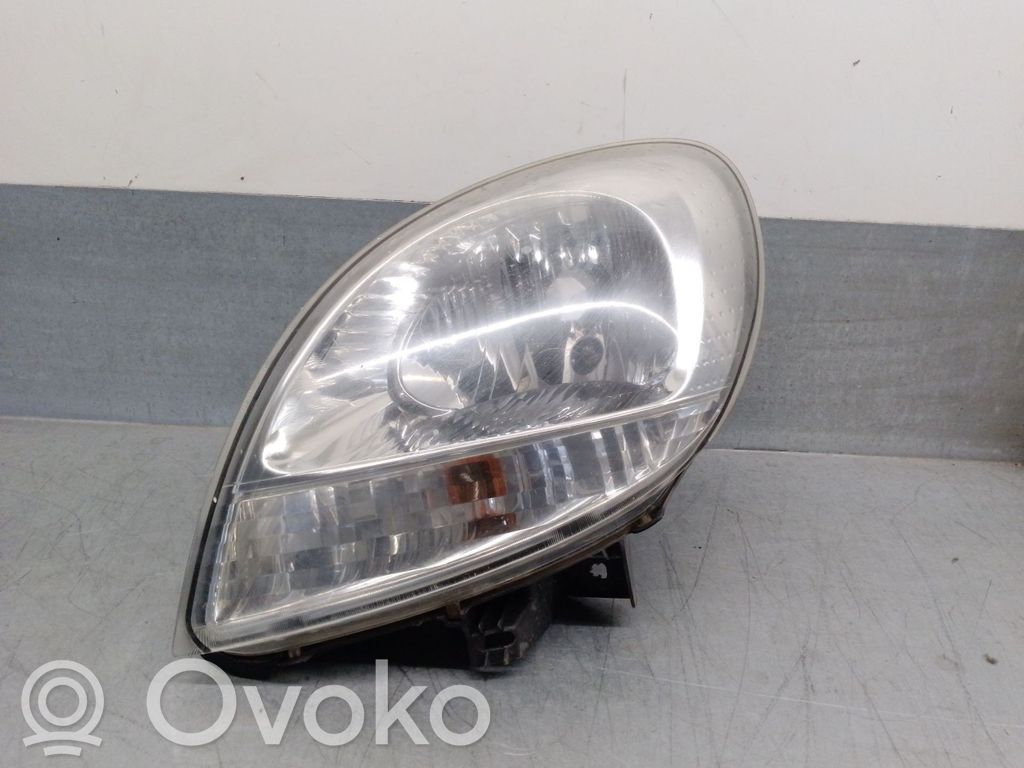 Nissan Kubistar Lampa przednia 