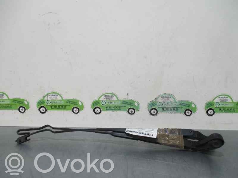 Chrysler Voyager Front wiper blade arm 