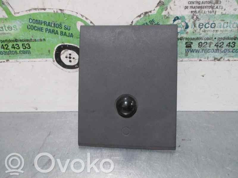 Saab 9-3 Ver1 Vanteiden varkaudenestomutterit ja avainhylsy 