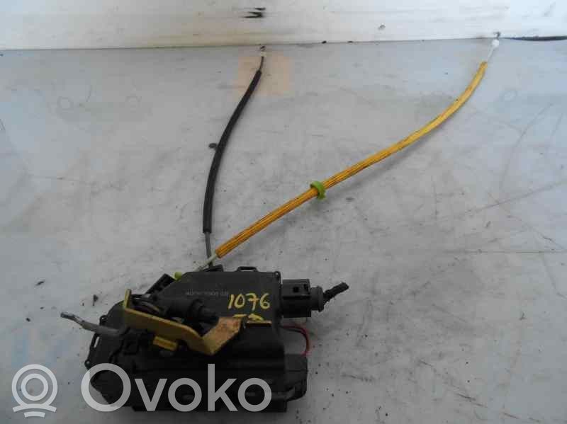 Audi A6 S6 C5 4B Galinių durų spyna 