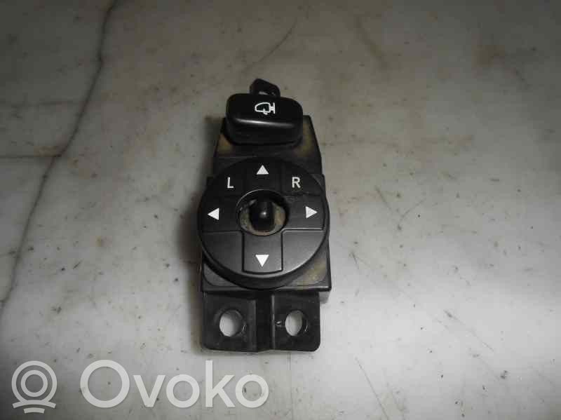 KIA Carnival Wing mirror switch 