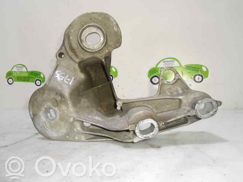 Engine mount bracket   4F0199351E