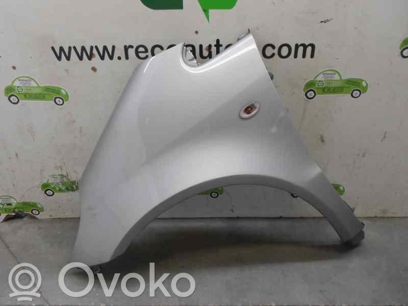 Mercedes-Benz A W168 Błotnik przedni 