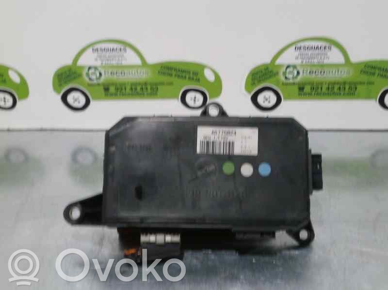 Fiat Stilo Unidad de control de puerta 