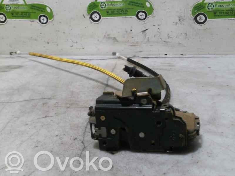 Audi A6 Allroad C5 Takaoven lukko