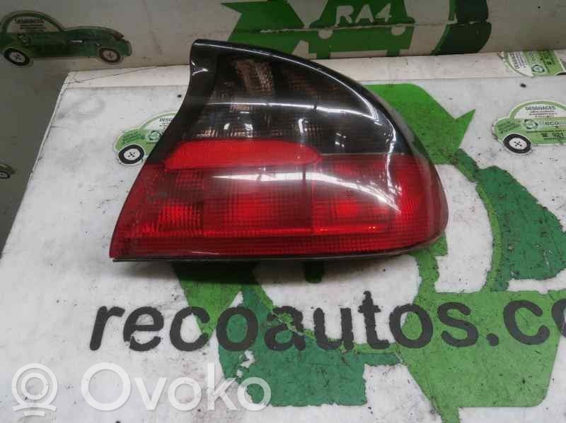 Opel Tigra A Aizmugurējais lukturis virsbūvē 