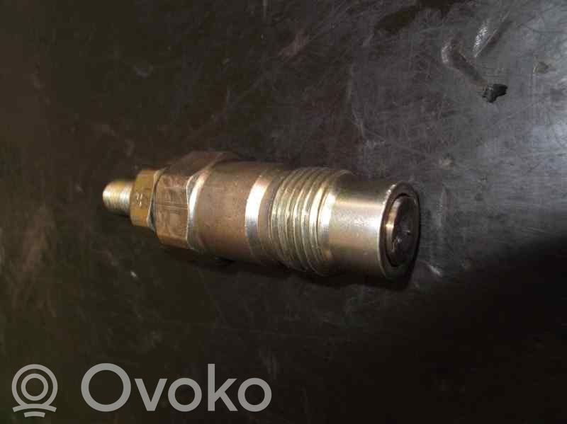 Nissan Almera Fuel injector 