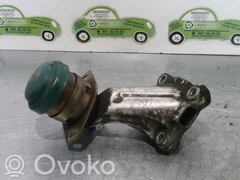 Citroen C5 Engine mount bracket 