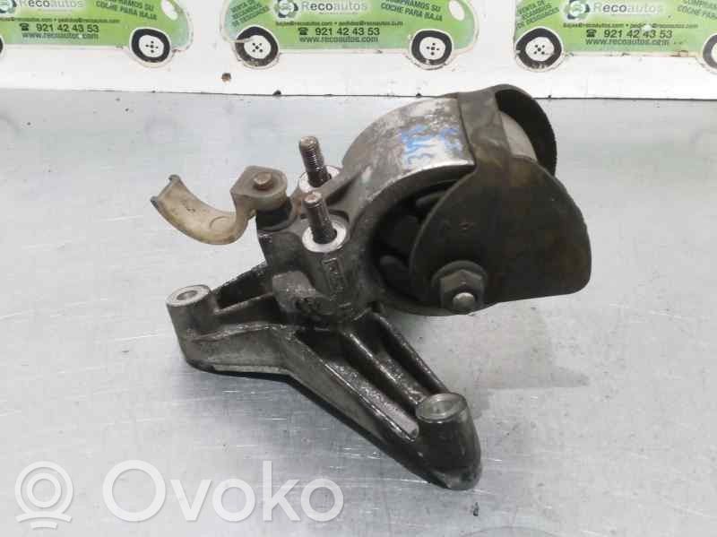 Volvo S40, V40 Engine mount bracket 