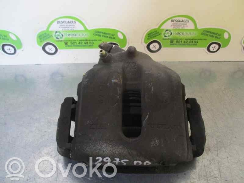 Volvo 850 Zacisk hamulcowy przedni 