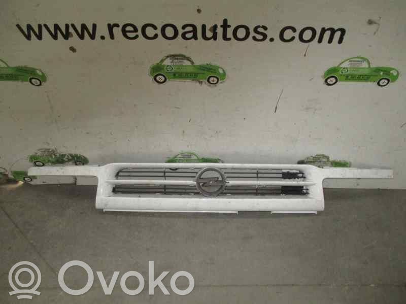 Opel Astra F Etusäleikkö 