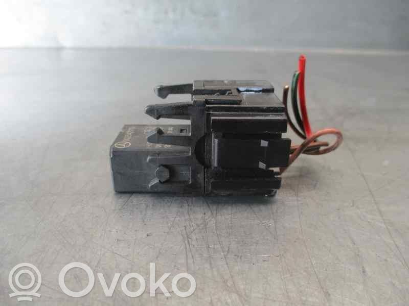 Mercedes-Benz Vaneo W414 Fuse module 